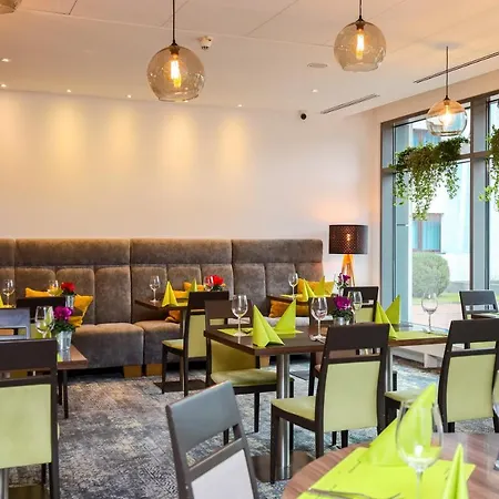 מלון Novotel Malta 3*