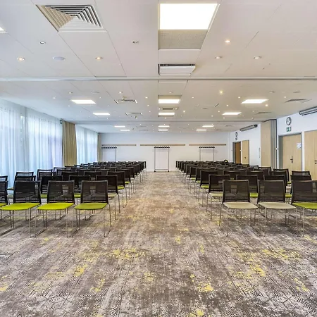 מלון Novotel Malta 3*