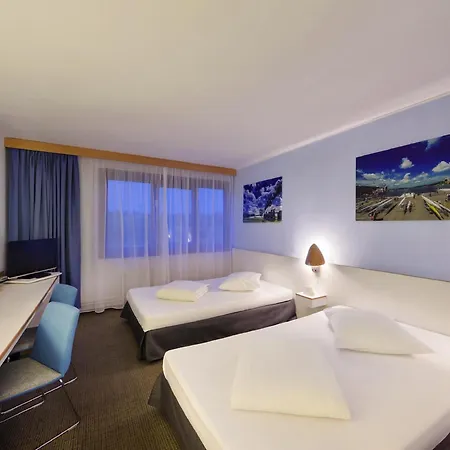 波兹南马耳他诺富特酒店 3*